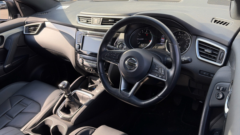 Nissan Qashqai 1.3 DiG-T 160 Tekna+ 5dr Petrol Hatchback